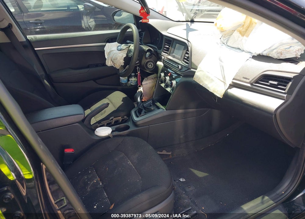 2019 HYUNDAI ELANTRA SE VIN: 5NPD74LF6KH497078