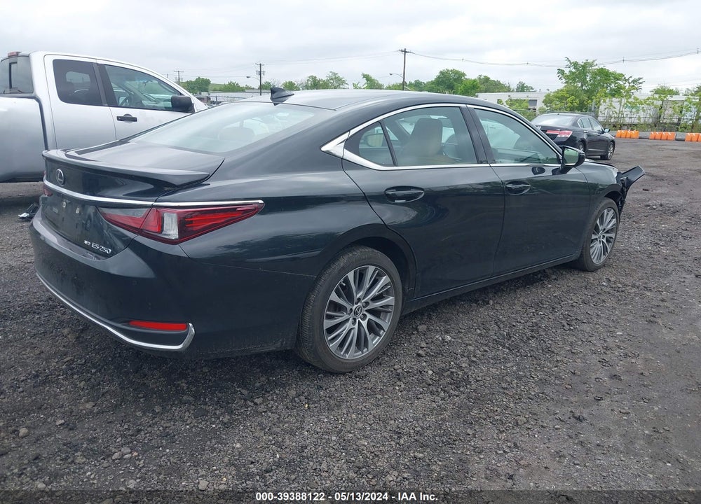 2021 LEXUS ES 250 VIN: 58AD11D13MU004618