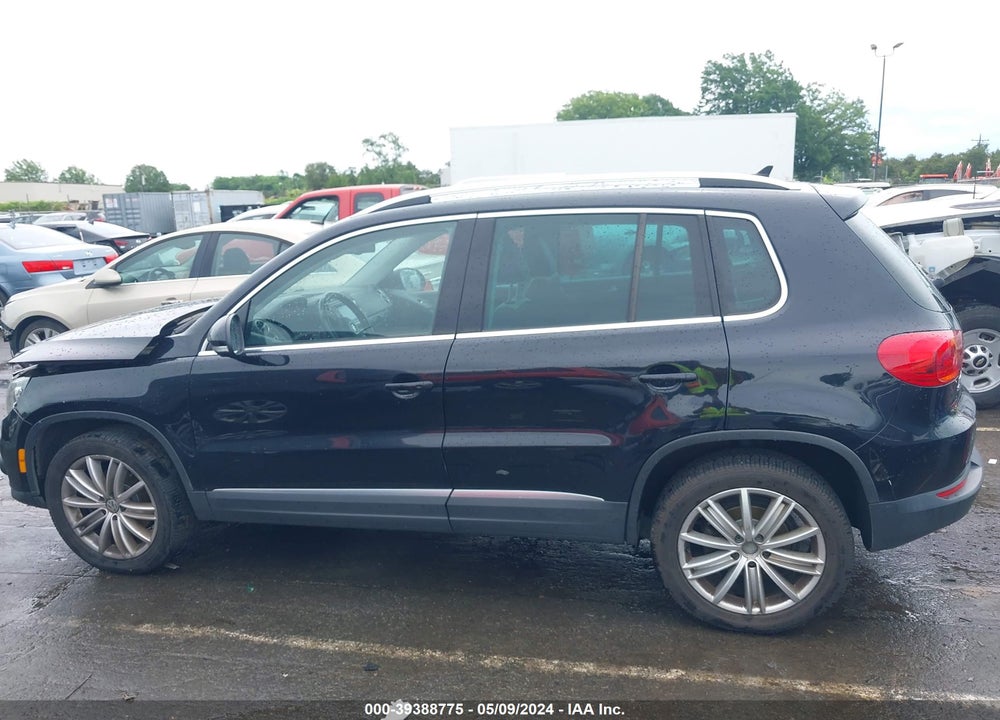 2016 VOLKSWAGEN TIGUAN SE VIN: WVGAV7AX0GW602796