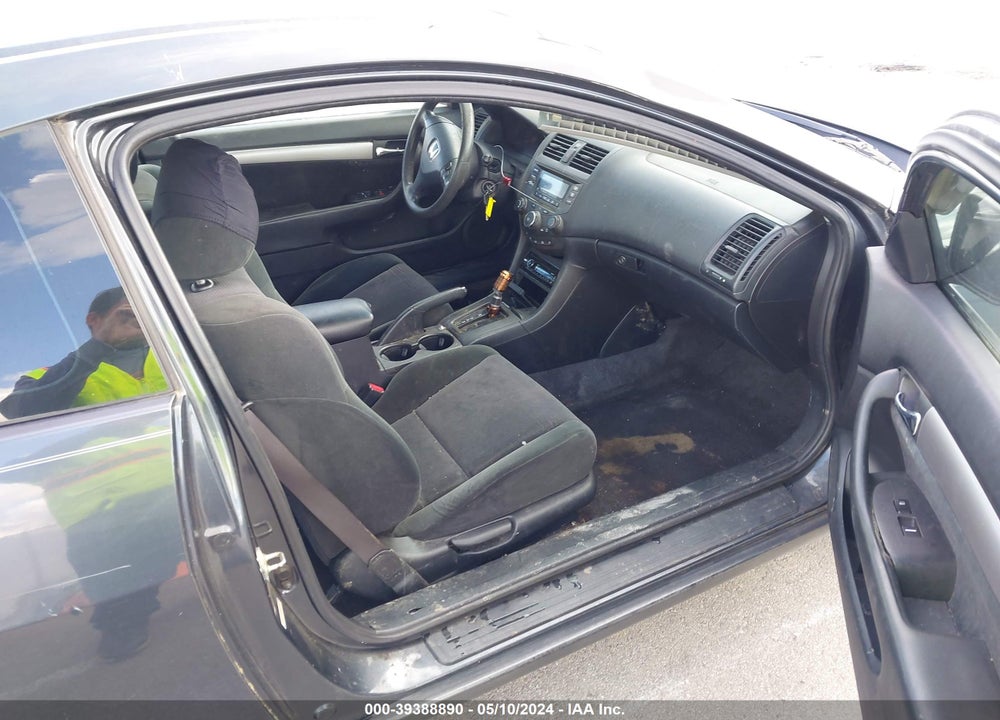 2004 HONDA ACCORD 2.4 LX VIN: 1HGCM722X4A005149