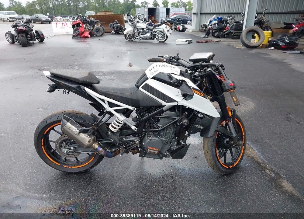 2022 KTM 390 DUKE VIN: MD2JPJ40XNC233643