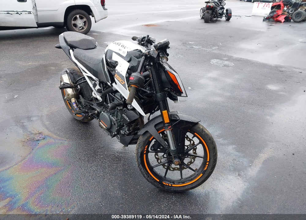 2022 KTM 390 DUKE VIN: MD2JPJ40XNC233643