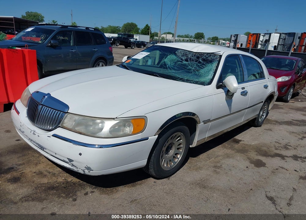 2000 LINCOLN TOWN CAR CARTIER VIN: 1LNHM83W4YY824193