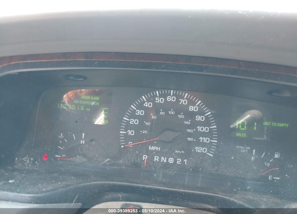 2000 LINCOLN TOWN CAR CARTIER VIN: 1LNHM83W4YY824193