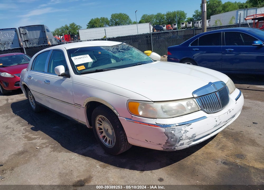 2000 LINCOLN TOWN CAR CARTIER VIN: 1LNHM83W4YY824193