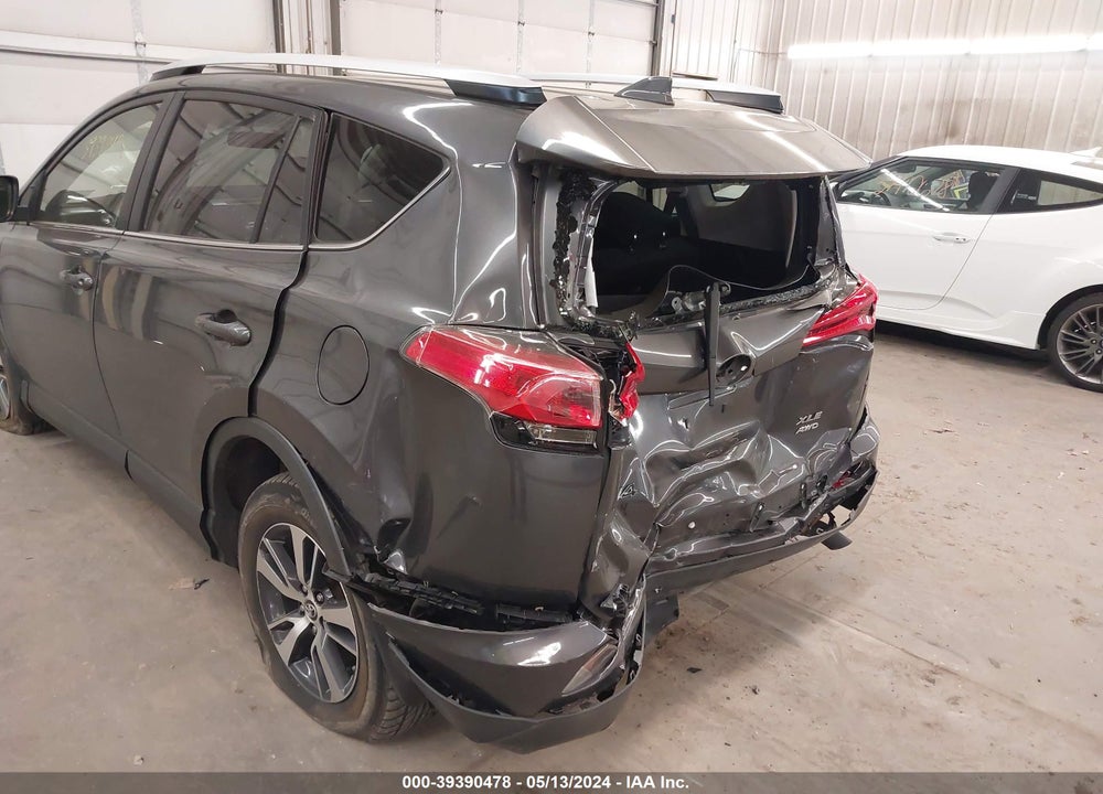 2016 TOYOTA RAV4 XLE VIN: JTMRFREV3GJ086732