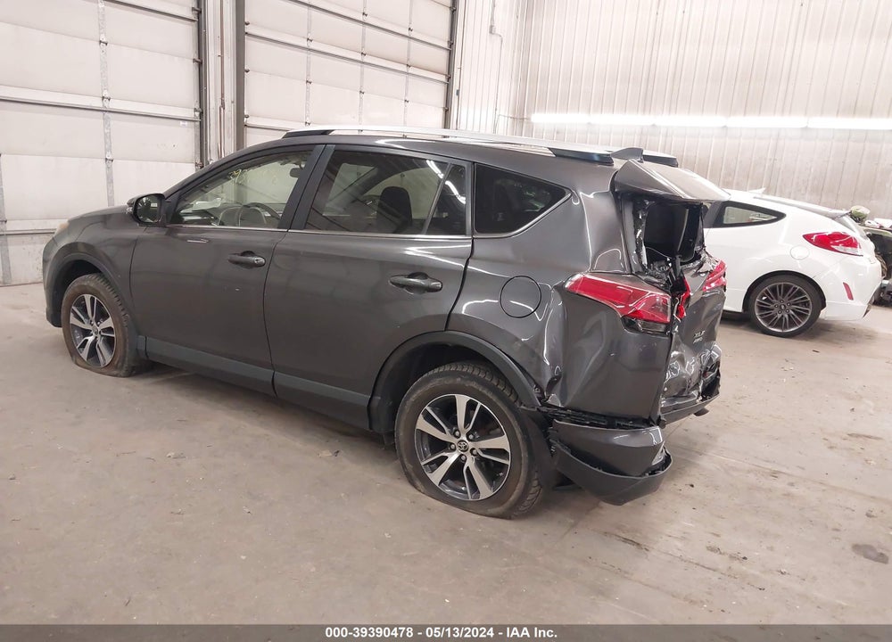 2016 TOYOTA RAV4 XLE VIN: JTMRFREV3GJ086732