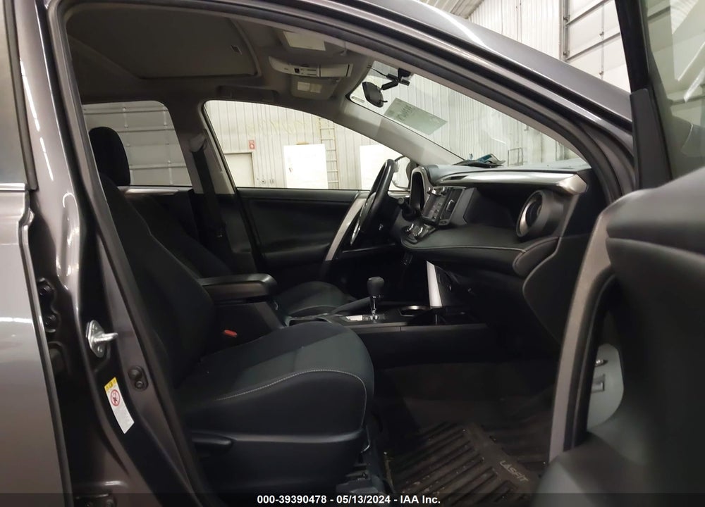 2016 TOYOTA RAV4 XLE VIN: JTMRFREV3GJ086732