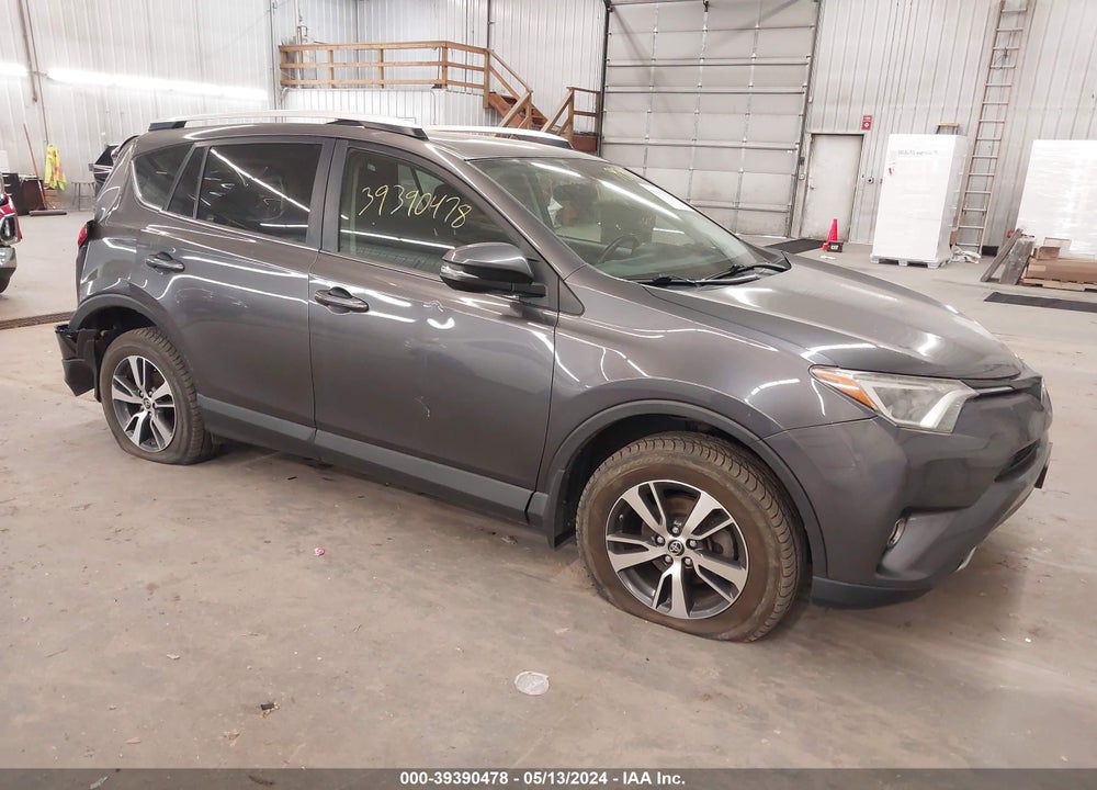 2016 TOYOTA RAV4 XLE VIN: JTMRFREV3GJ086732