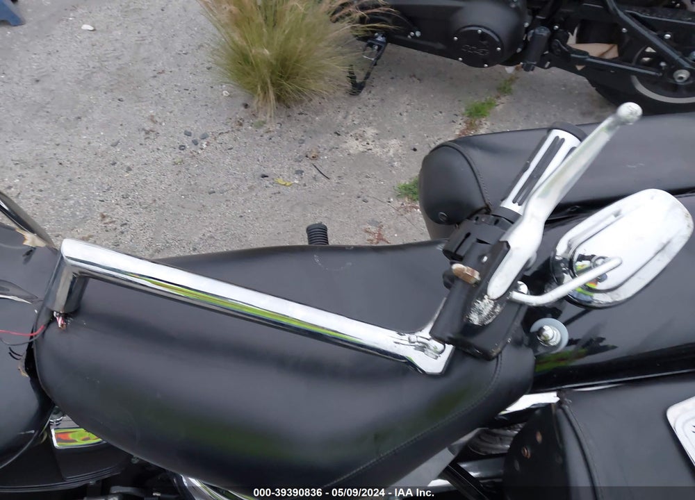 2020 HARLEY-DAVIDSON FLHC VIN: 1HD1YAJ22LB025928