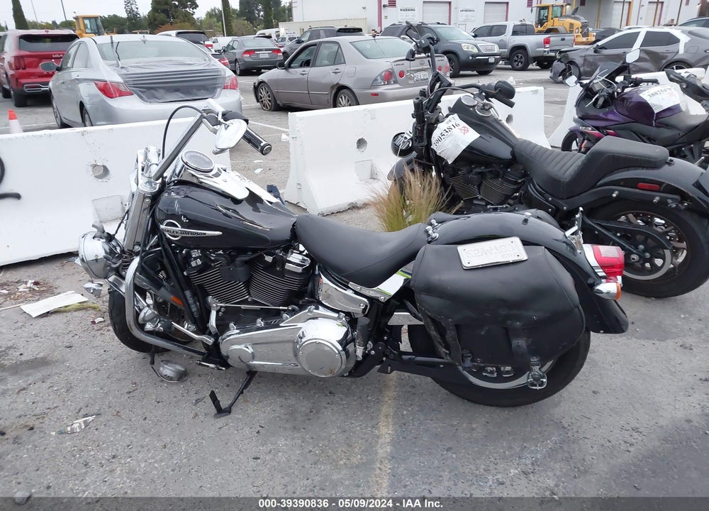 2020 HARLEY-DAVIDSON FLHC VIN: 1HD1YAJ22LB025928