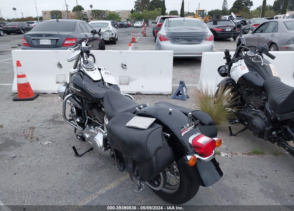 2020 HARLEY-DAVIDSON FLHC VIN: 1HD1YAJ22LB025928