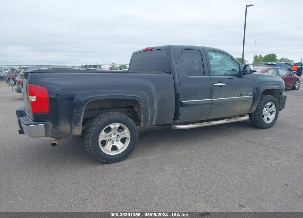 2013 CHEVROLET SILVERADO 1500 LT VIN: 1GCRKSE75DZ273973
