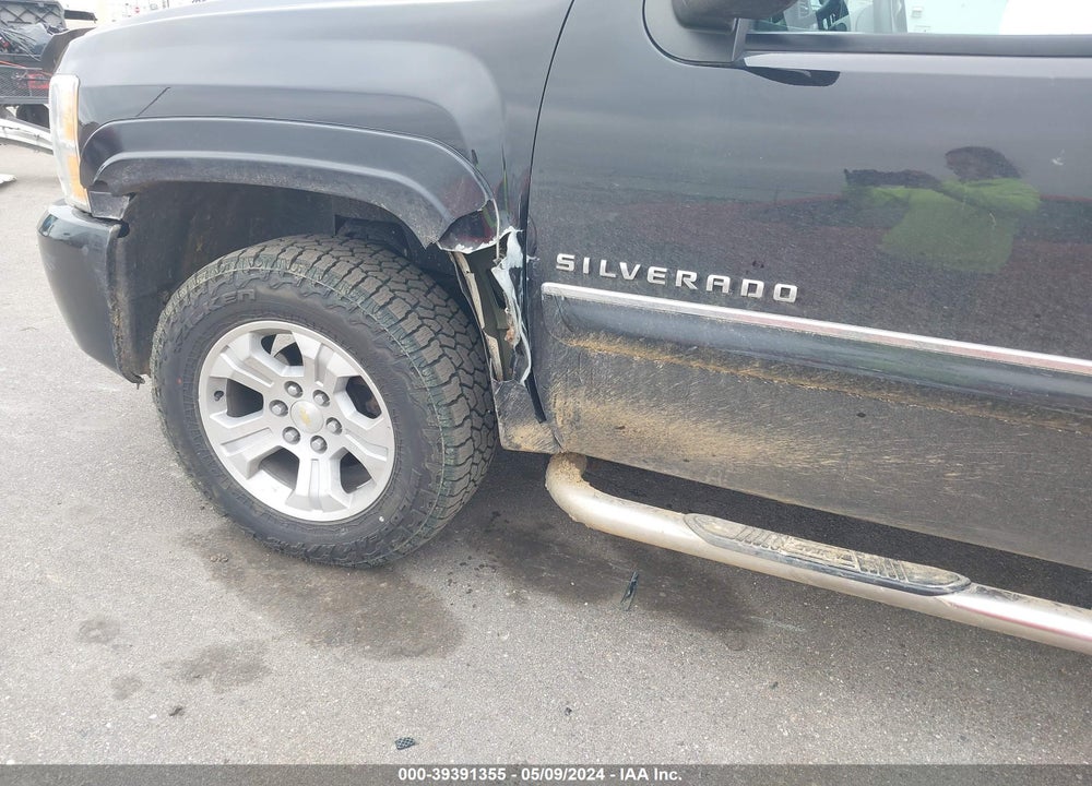 2013 CHEVROLET SILVERADO 1500 LT VIN: 1GCRKSE75DZ273973