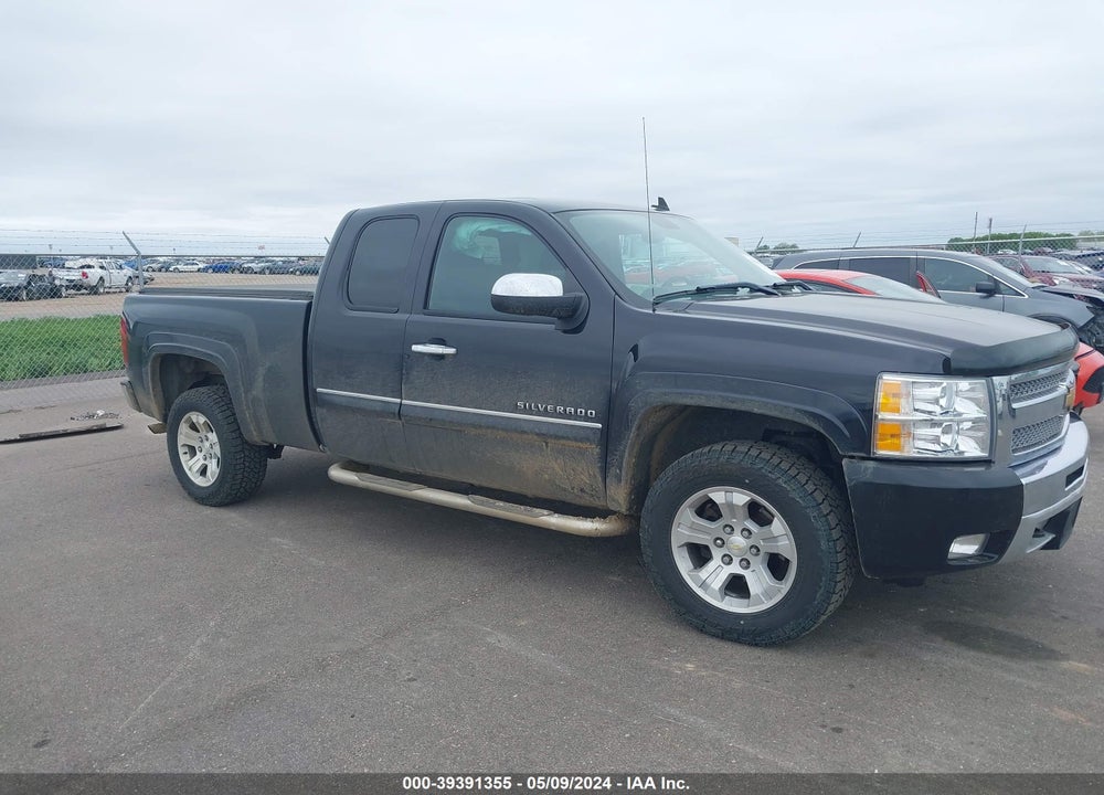2013 CHEVROLET SILVERADO 1500 LT VIN: 1GCRKSE75DZ273973