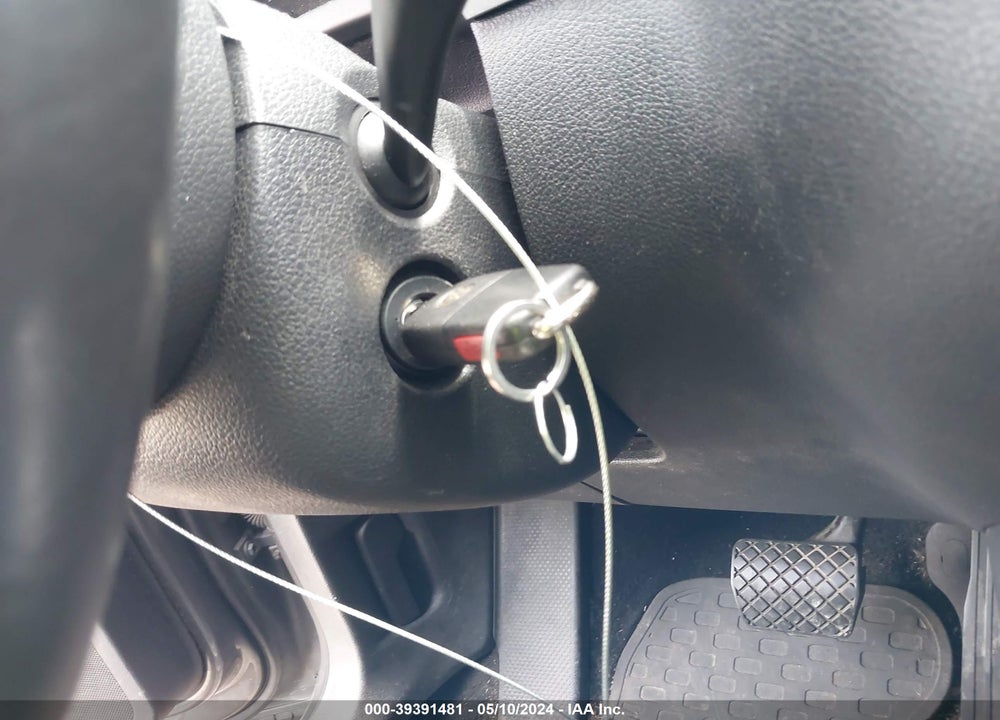 2013 VOLKSWAGEN TIGUAN S VIN: WVGBV3AX0DW621888