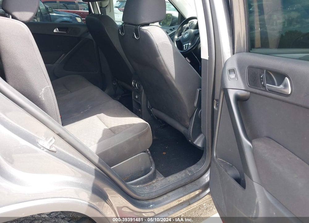 2013 VOLKSWAGEN TIGUAN S VIN: WVGBV3AX0DW621888