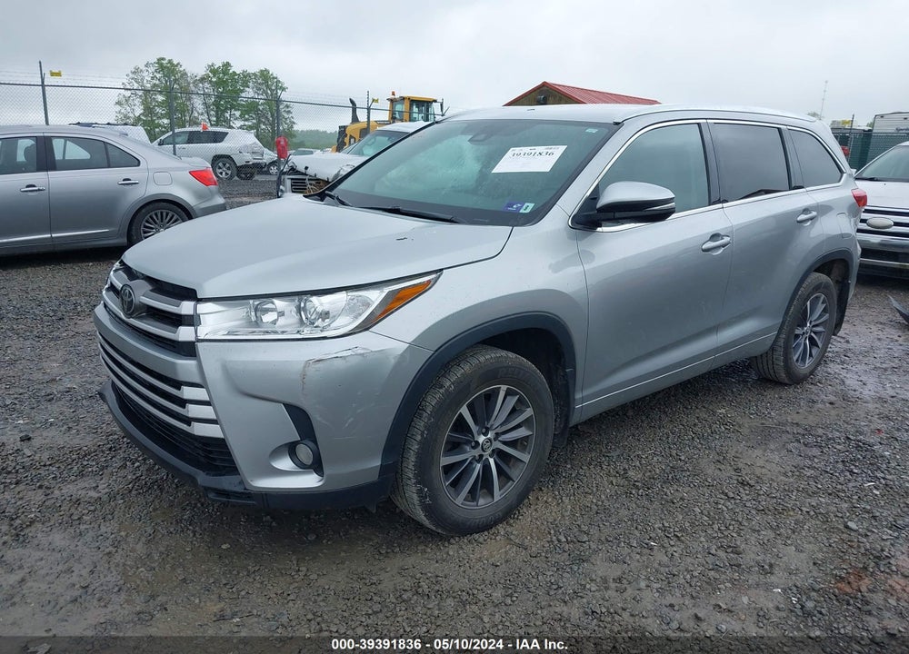 2017 TOYOTA HIGHLANDER XLE VIN: 5TDJZRFH6HS433214