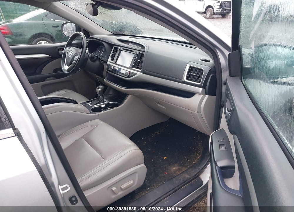 2017 TOYOTA HIGHLANDER XLE VIN: 5TDJZRFH6HS433214