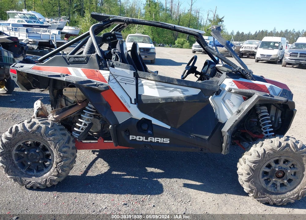 2019 POLARIS RZR XP TURBO EPS VIN: 3NSVDE926KF588467