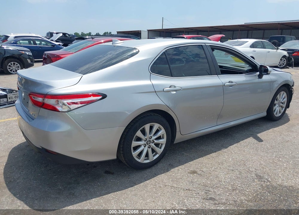 2019 TOYOTA CAMRY LE VIN: 4T1B11HK7KU775744