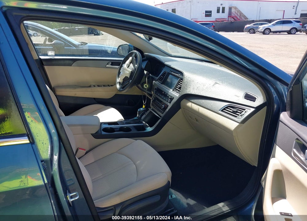 2016 HYUNDAI SONATA SE VIN: 5NPE24AF8GH415302