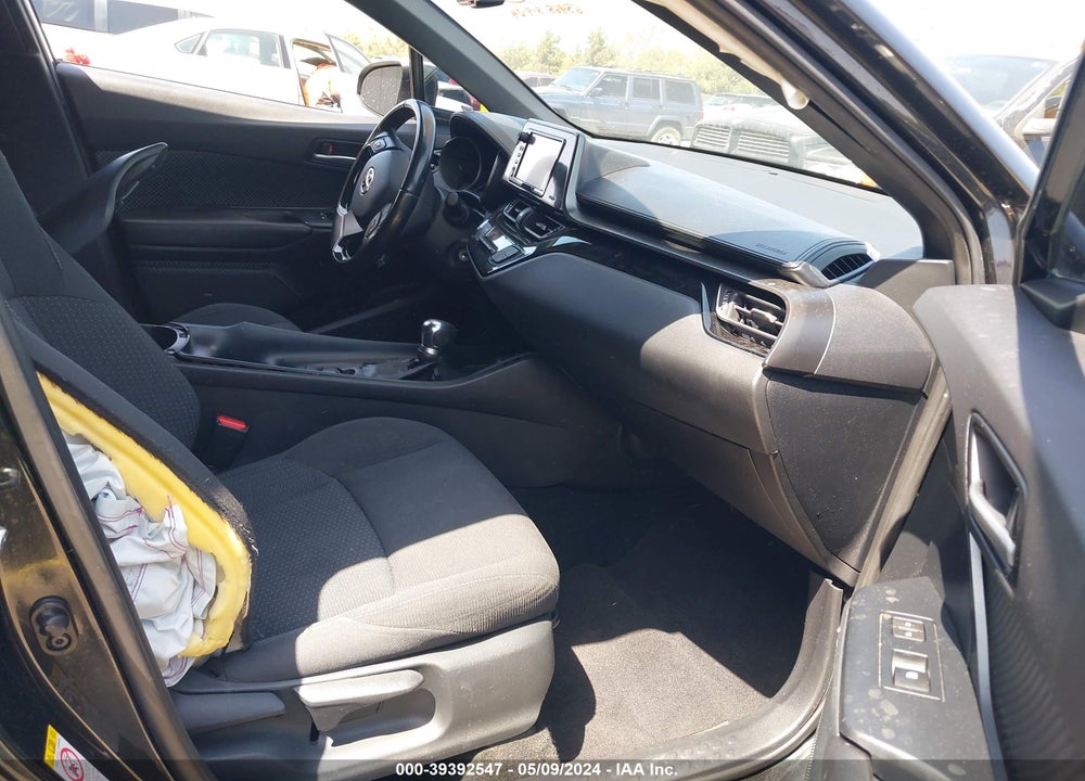 2018 TOYOTA C-HR XLE VIN: NMTKHMBX1JR055167