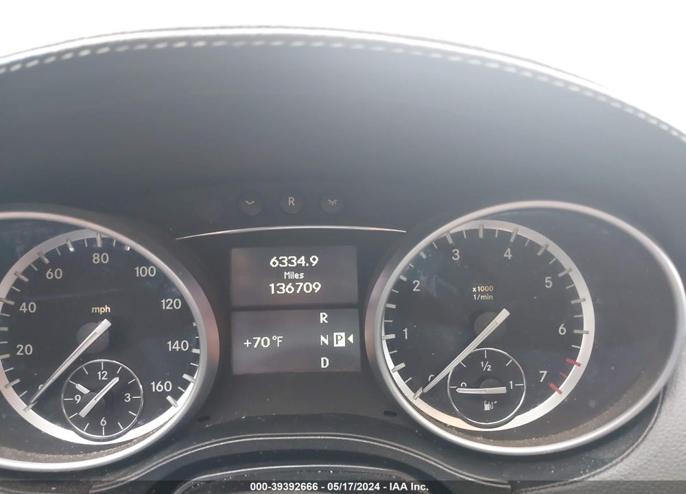 2011 MERCEDES-BENZ GL 550 4MATIC VIN: 4JGBF8GE8BA742517