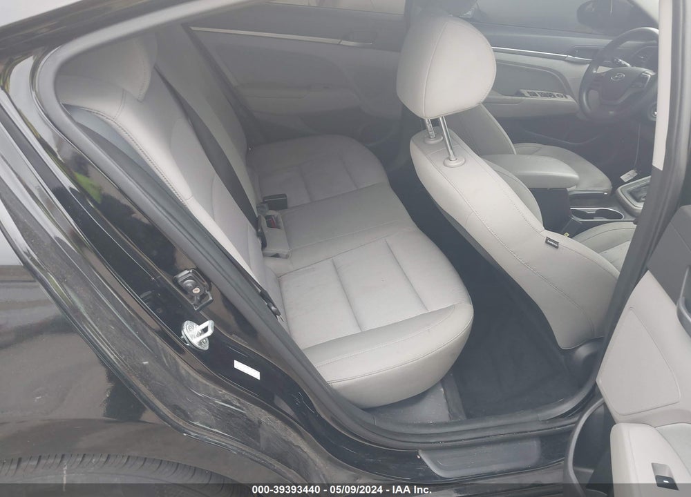 2017 HYUNDAI ELANTRA SE VIN: KMHD84LFXHU170075