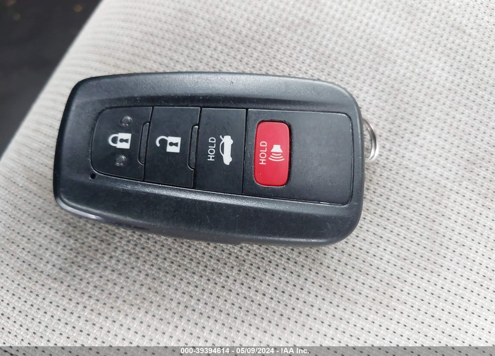 2020 TOYOTA COROLLA LE VIN: JTDHPRAE4LJ017590