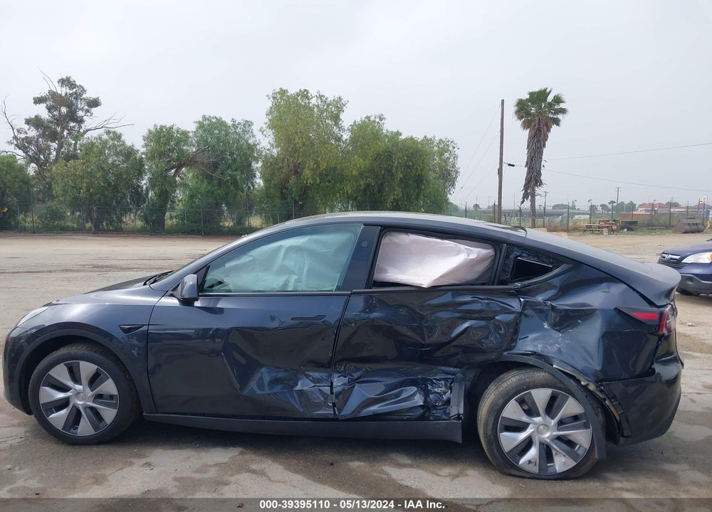 2024 TESLA MODEL Y LONG RANGE DUAL MOTOR ALL-WHEEL DRIVE VIN: 7SAYGDEE2RA248114