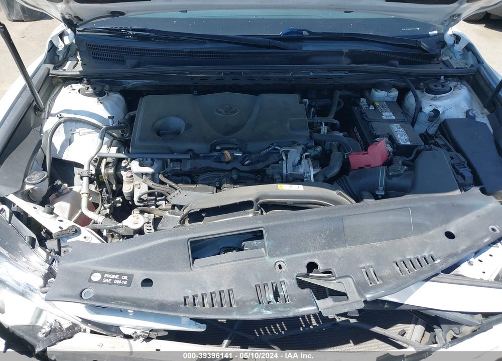 2018 TOYOTA CAMRY SE VIN: 4T1B11HK0JU565145