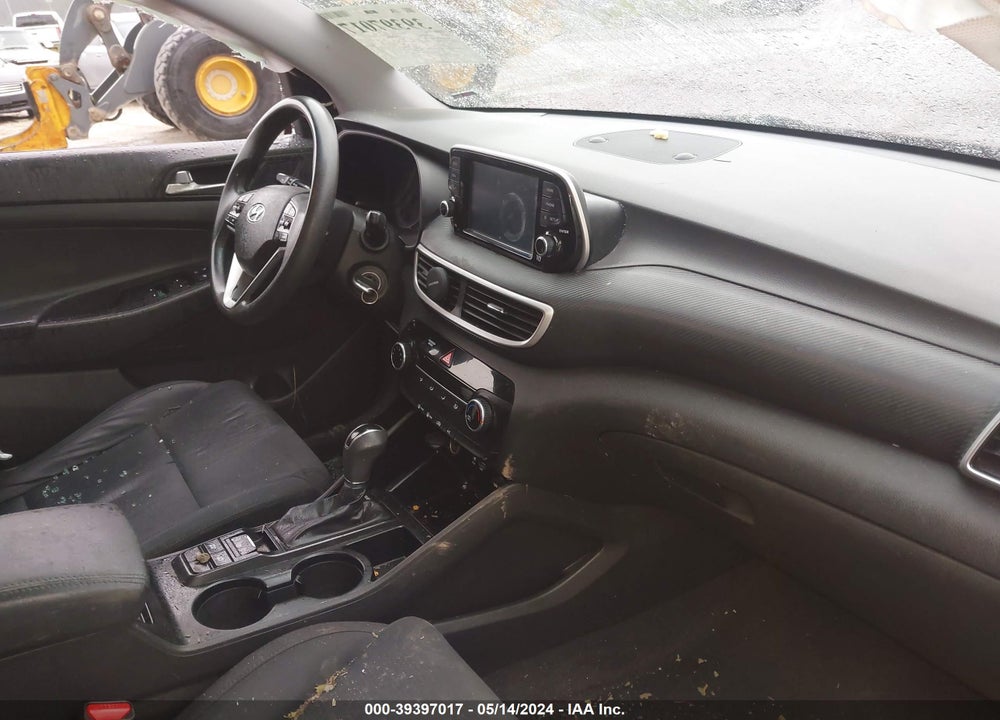 2019 HYUNDAI TUCSON VIN: KM8J23A46KU880064