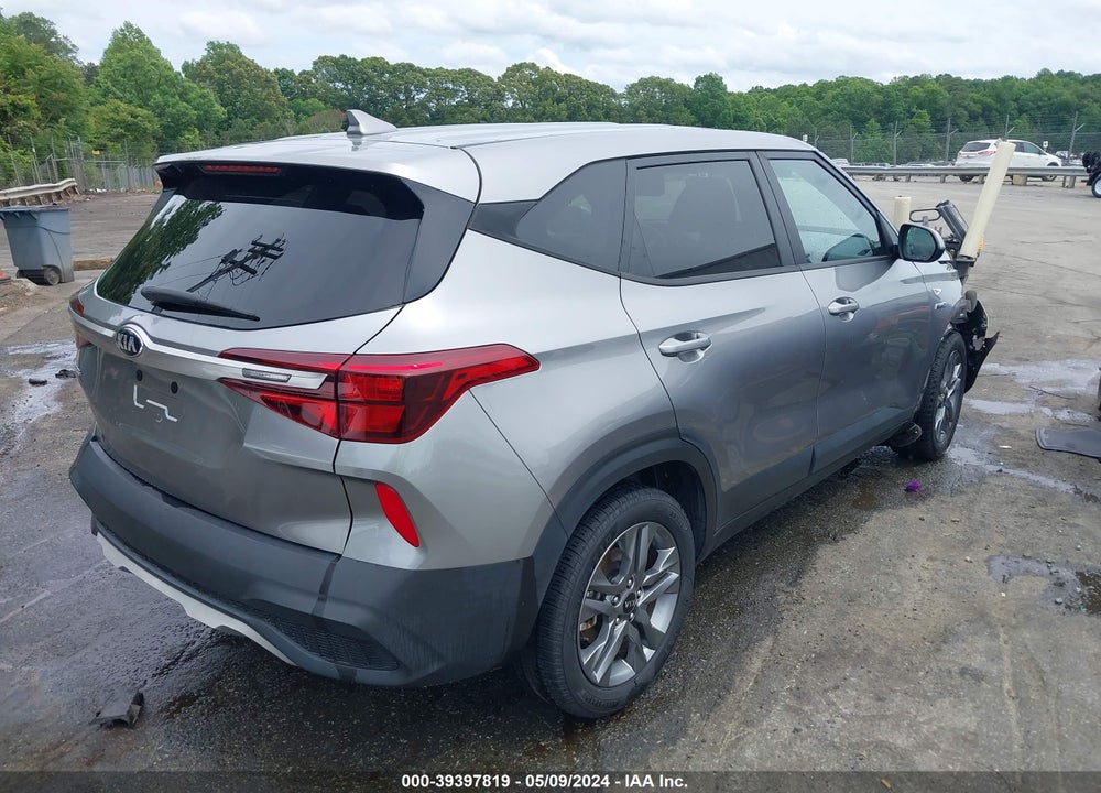 2021 KIA SELTOS LX VIN: KNDEPCAA0M7080990