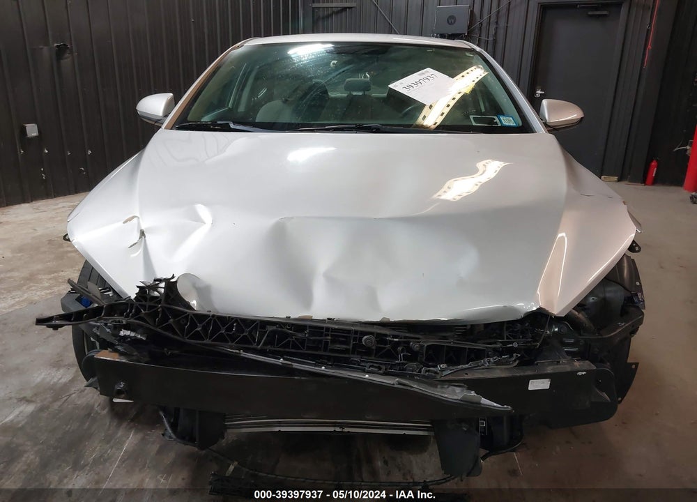 2017 HYUNDAI ELANTRA SE VIN: KMHD74LF9HU422255