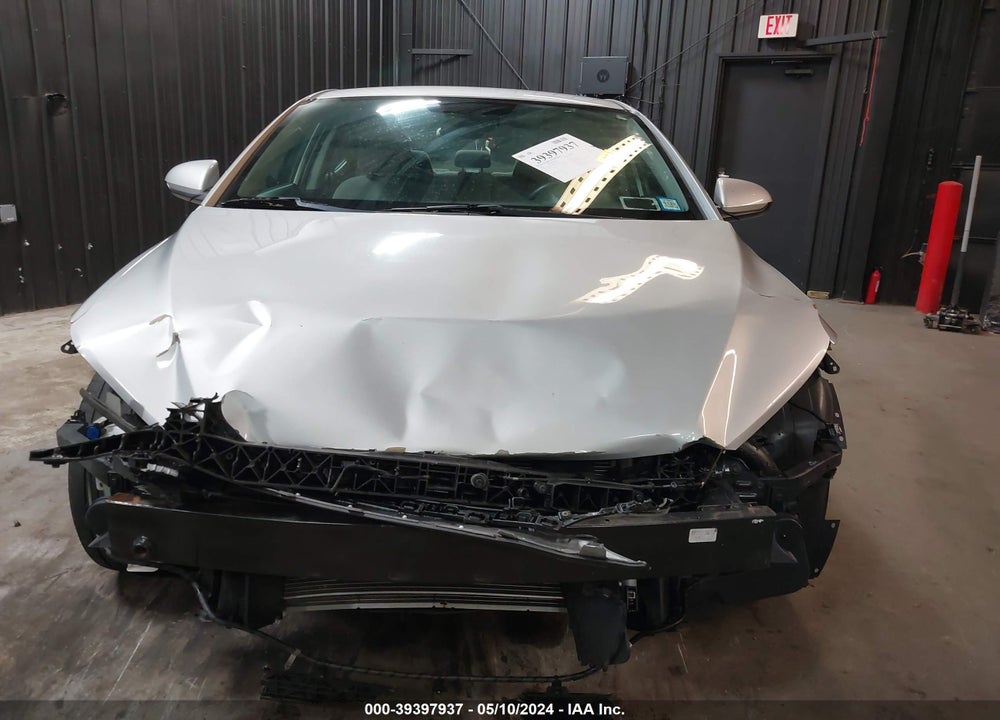 2017 HYUNDAI ELANTRA SE VIN: KMHD74LF9HU422255