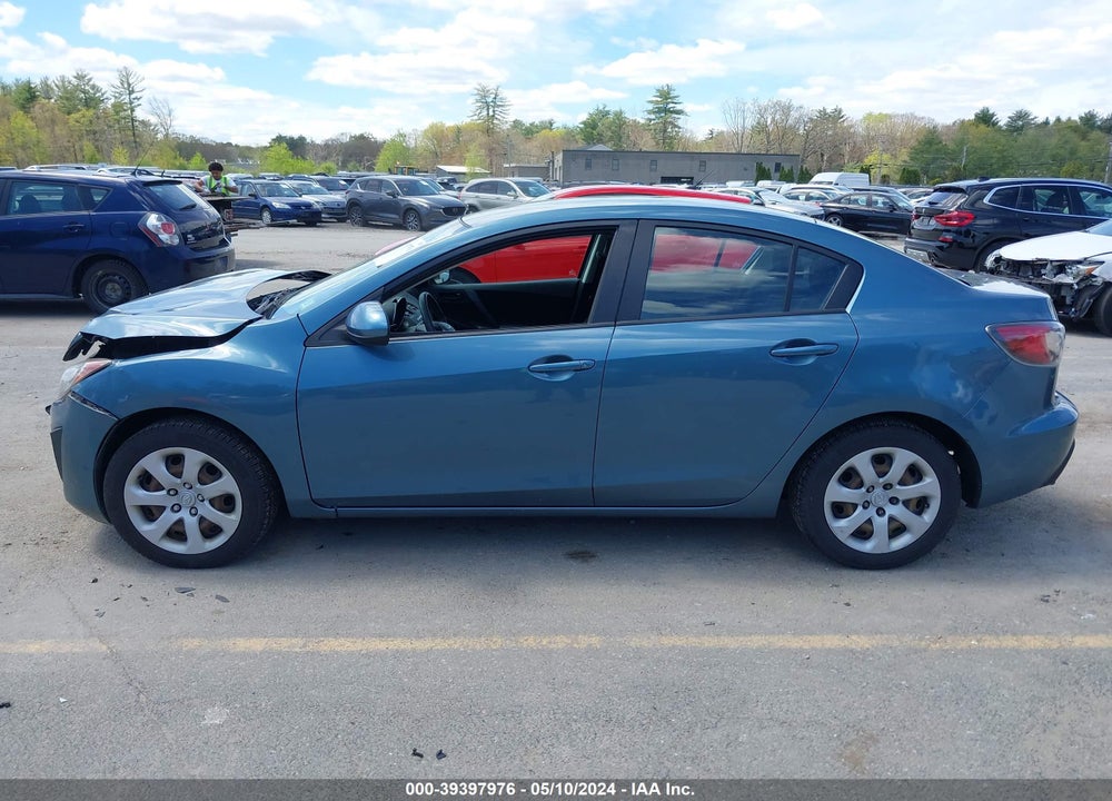 2011 MAZDA 3 VIN: JM1BL1UG5B1377787