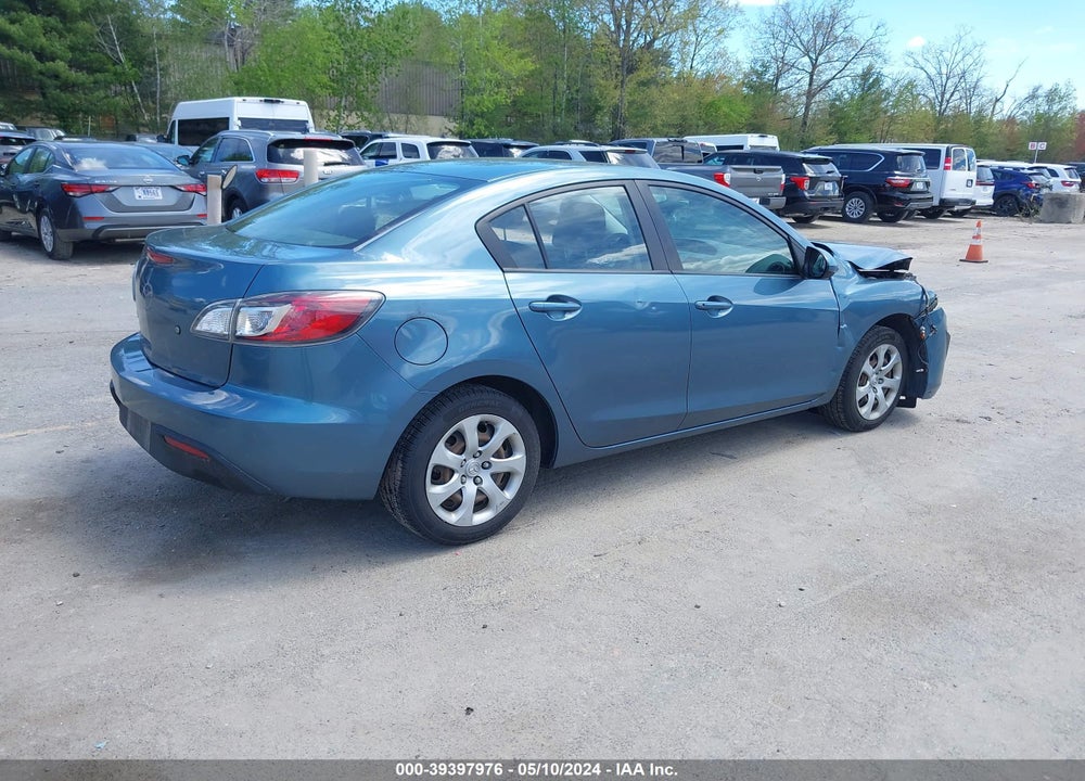 2011 MAZDA 3 VIN: JM1BL1UG5B1377787