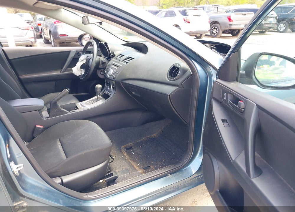 2011 MAZDA 3 VIN: JM1BL1UG5B1377787