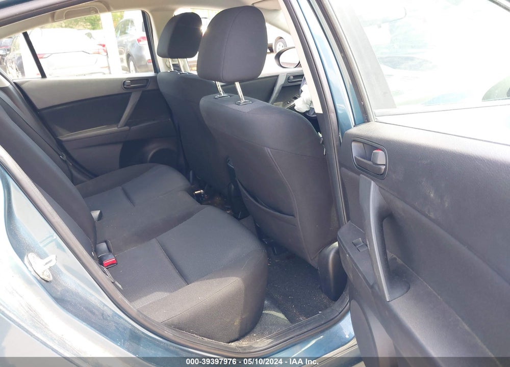 2011 MAZDA 3 VIN: JM1BL1UG5B1377787
