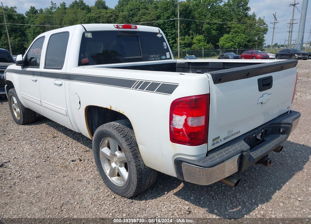 2011 CHEVROLET SILVERADO 1500 LT VIN: 3GCPKSE37BG323807