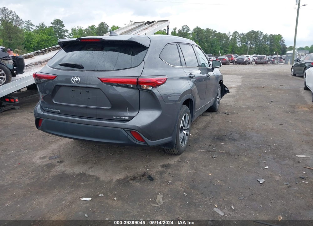 2021 TOYOTA HIGHLANDER XLE VIN: 5TDGZRBHXMS153368