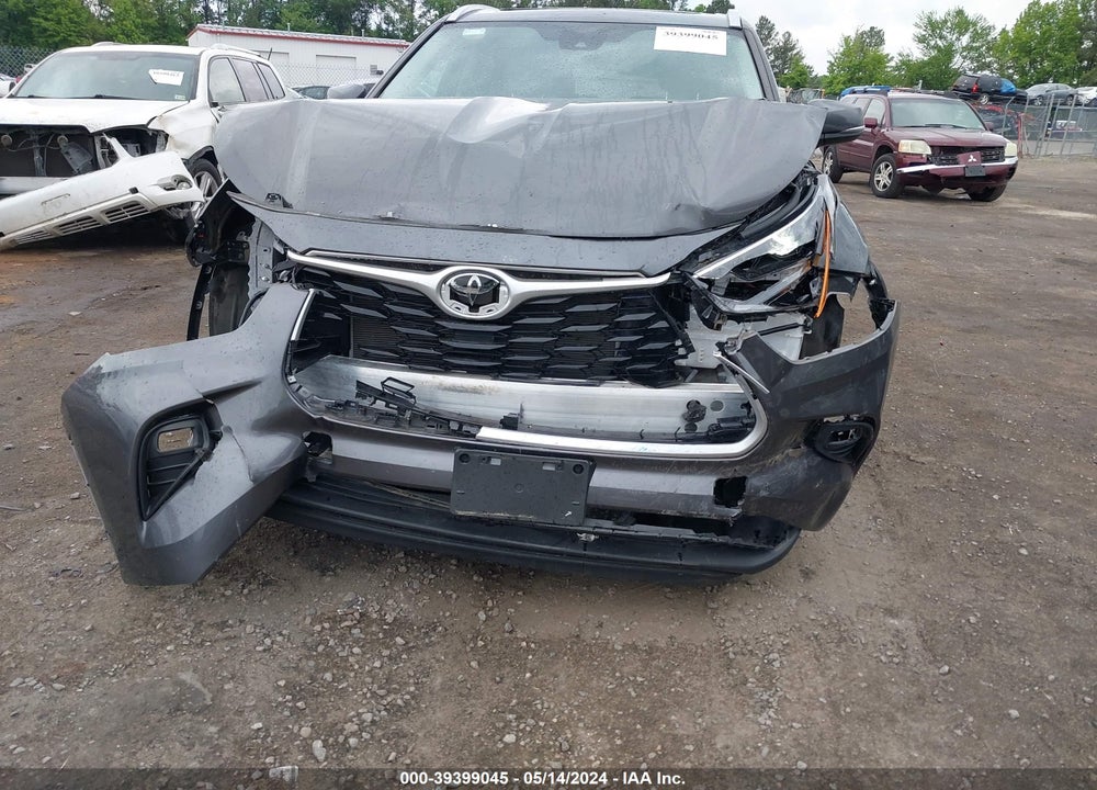 2021 TOYOTA HIGHLANDER XLE VIN: 5TDGZRBHXMS153368