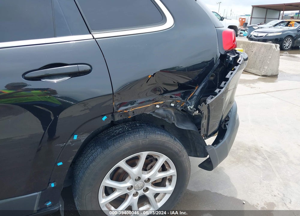 2016 JEEP CHEROKEE VIN: 1C4PJLCBXGW284125