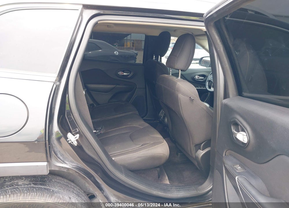 2016 JEEP CHEROKEE VIN: 1C4PJLCBXGW284125