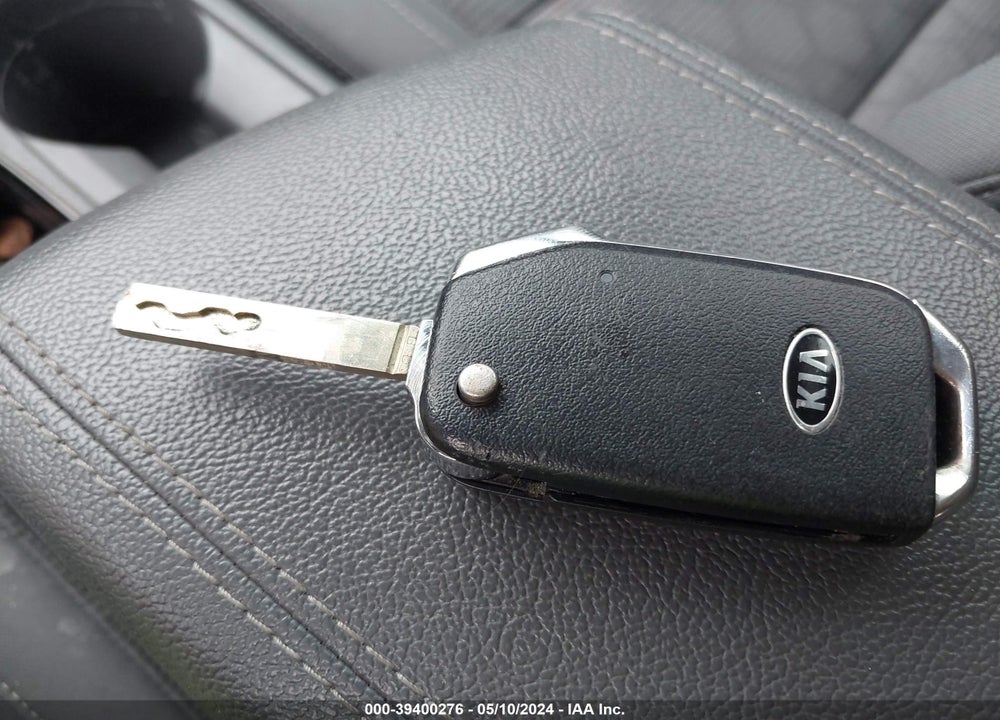2020 KIA NIRO LX VIN: KNDCB3LC2L5422079