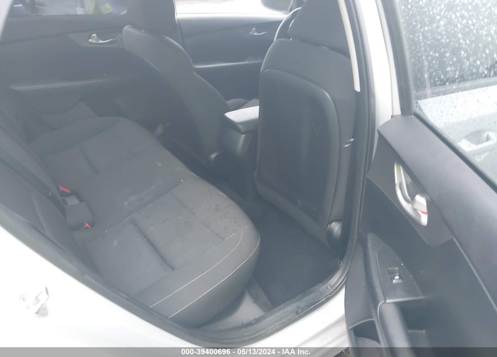 2019 KIA FORTE LXS VIN: 3KPF24AD2KE031886