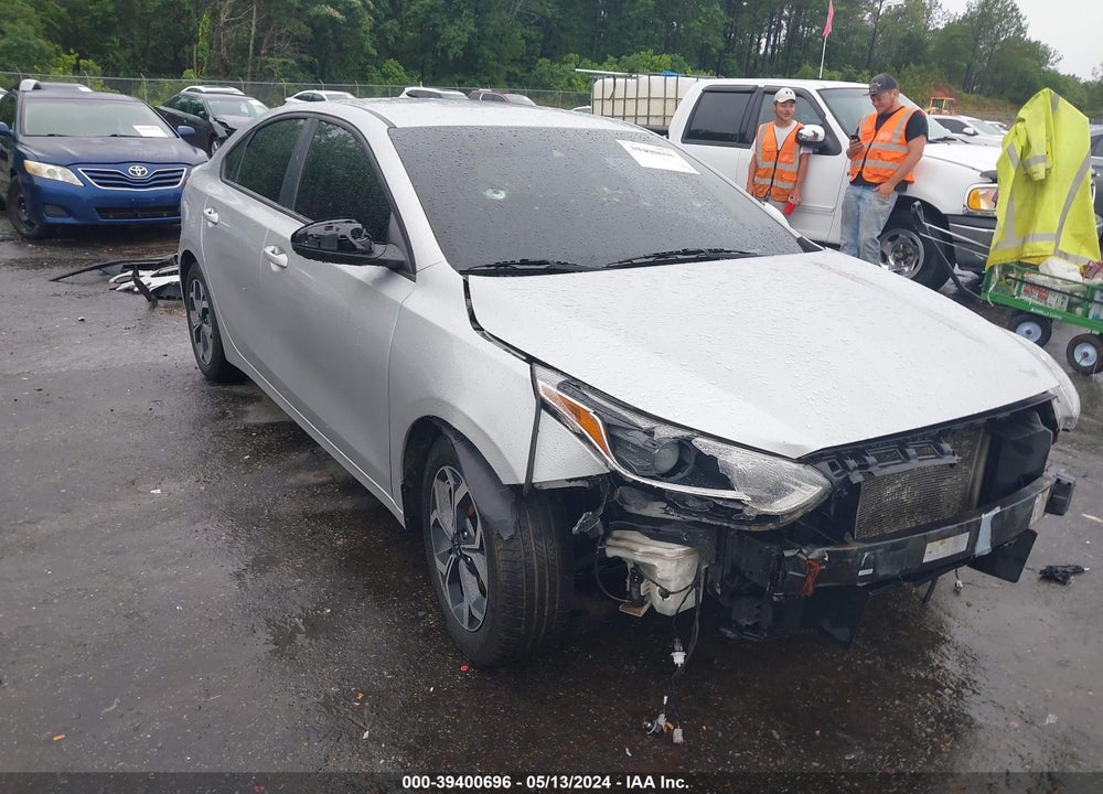 2019 KIA FORTE LXS VIN: 3KPF24AD2KE031886