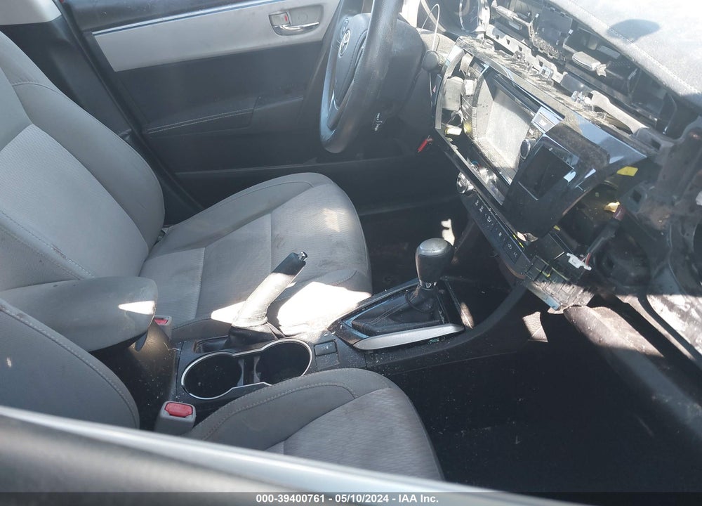 2015 TOYOTA COROLLA LE VIN: 5YFBURHE9FP305514