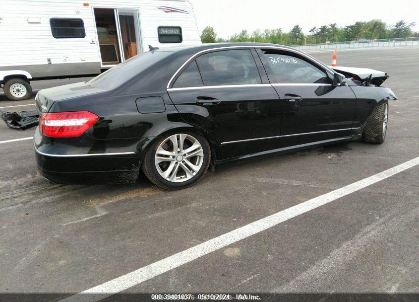 2010 MERCEDES-BENZ E 550 4MATIC VIN: WDDHF9AB7AA077942